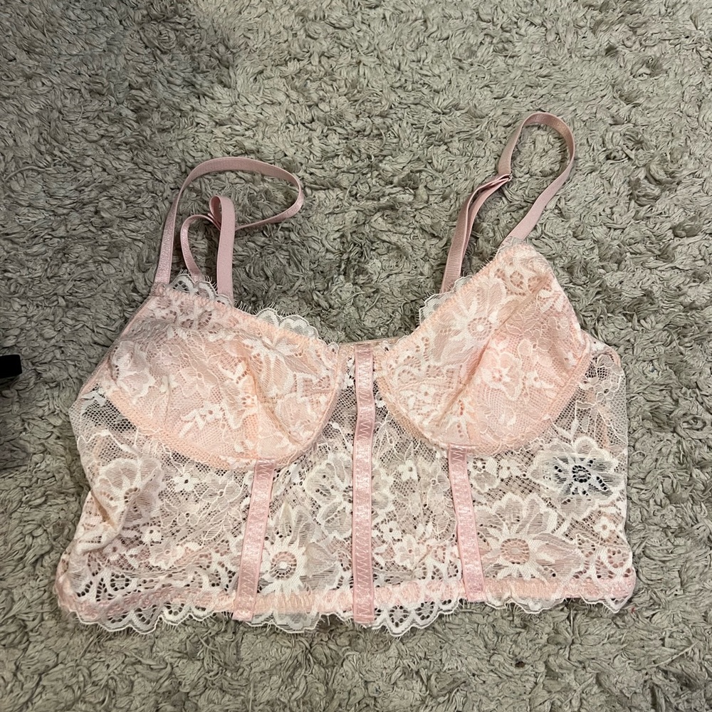 Three sexy lace crop tops SHEIN. In Red and black